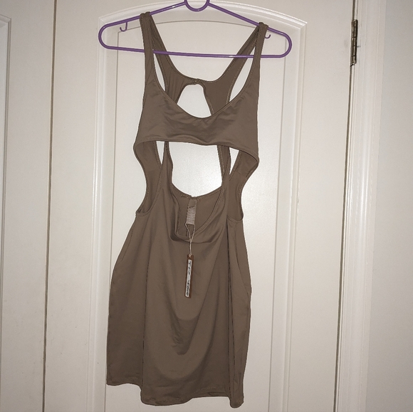 NWT SKIMS SWIM CUT OUT TANK DRESS IN DESERT - Picture 5 of 6